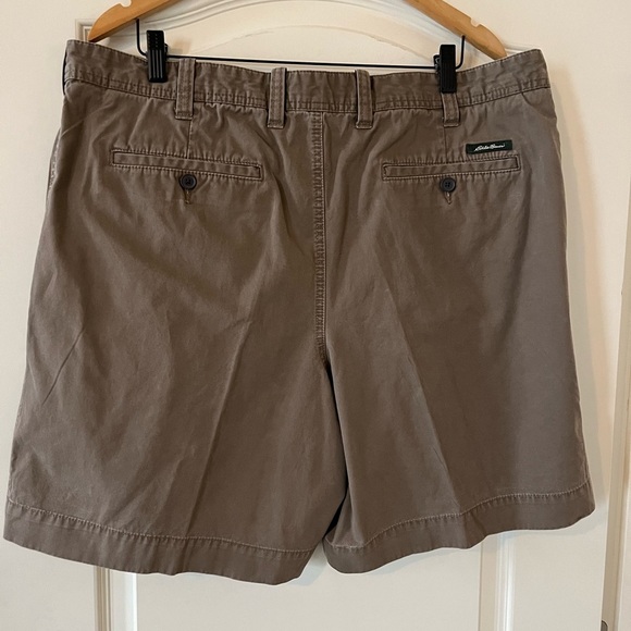 Eddie Bauer Light Brown Khaki Shorts, Front Pleats, Men’s Size 40 - Picture 6 of 12